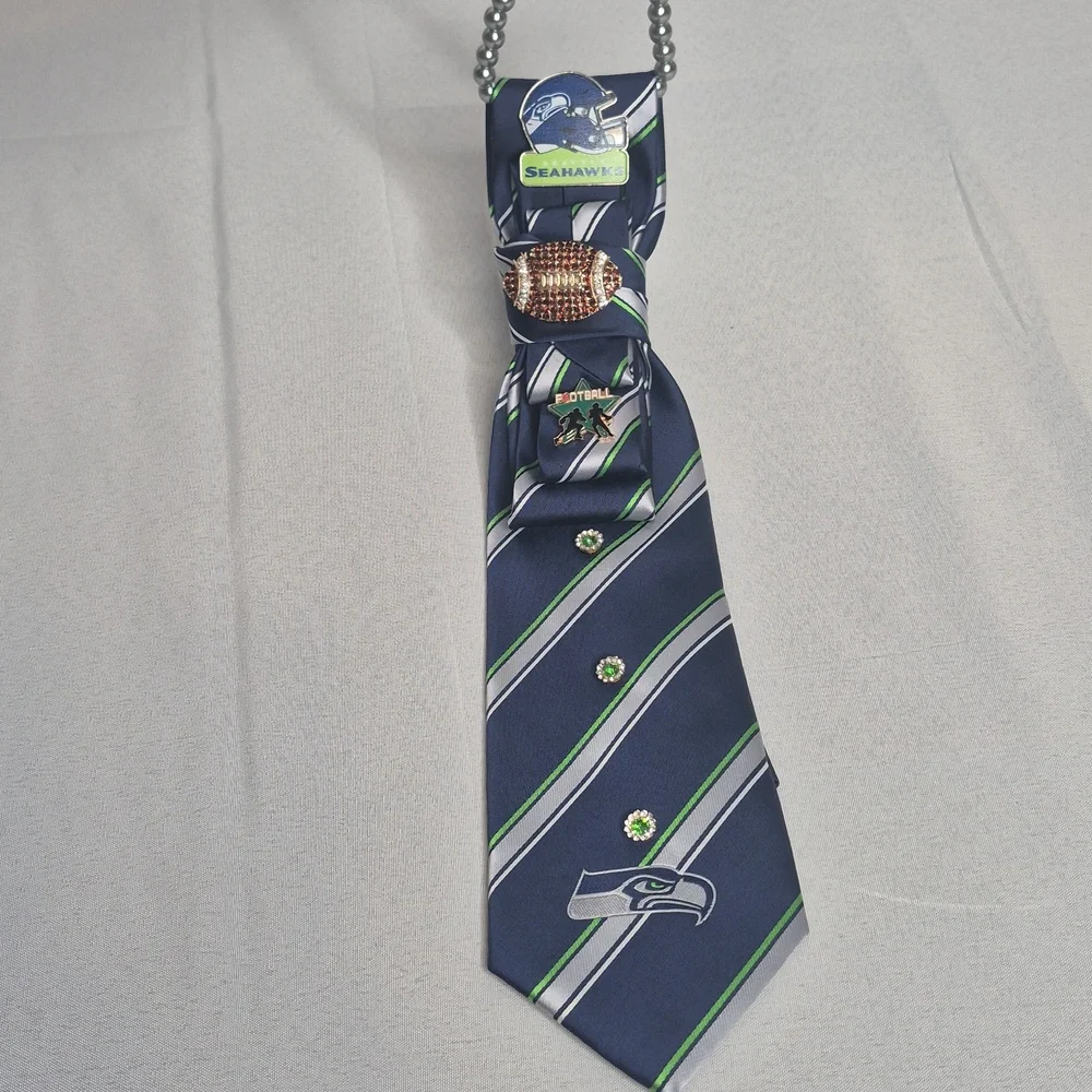 Handcrafted Luxury Fashion Necktie Necklace 📿 (Seattle Seahawks)